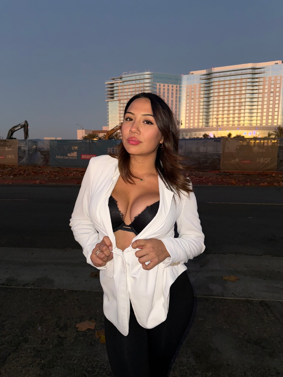 Take a pause and enjoy Ali Cruz — streaming from Chongju