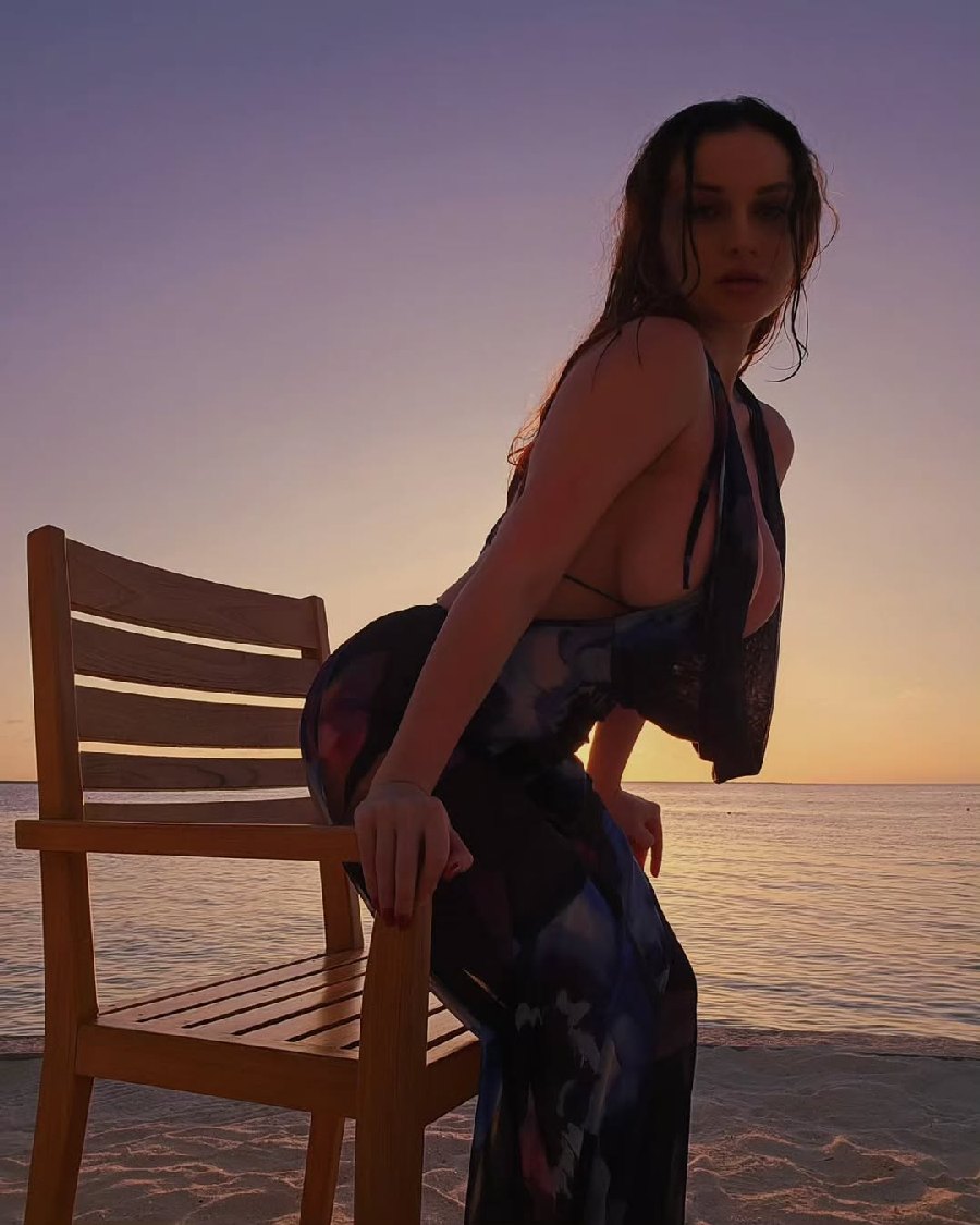 Sexy girl Miranda Faith nude in Chongju