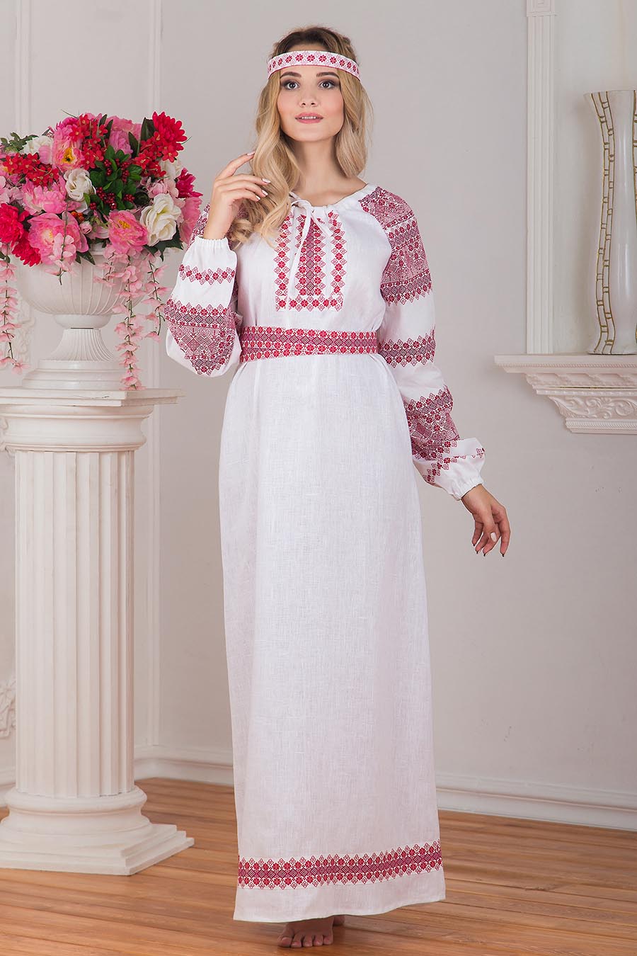 Women in Slavic costumes in Chongju