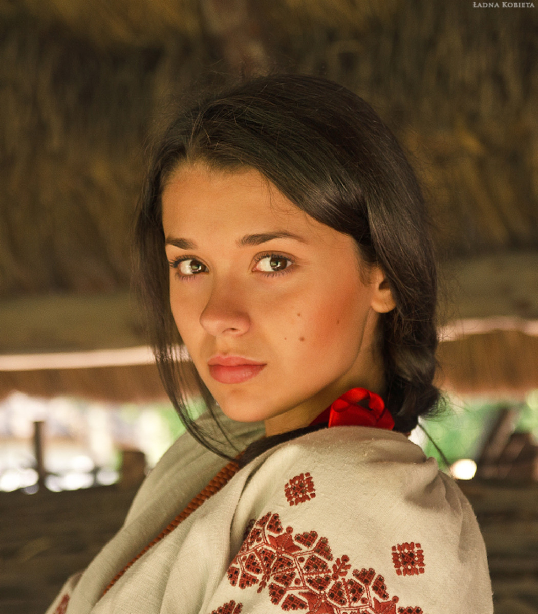 Girls in Slavic costumes in Chongju