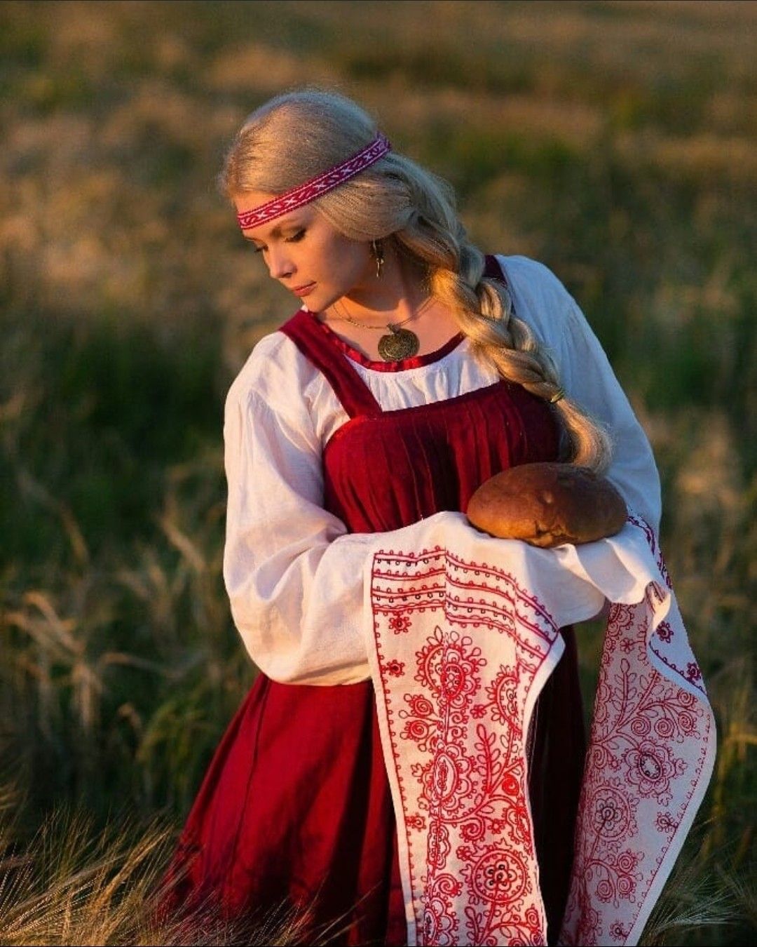 Girls in Slavic costumes in Chongju